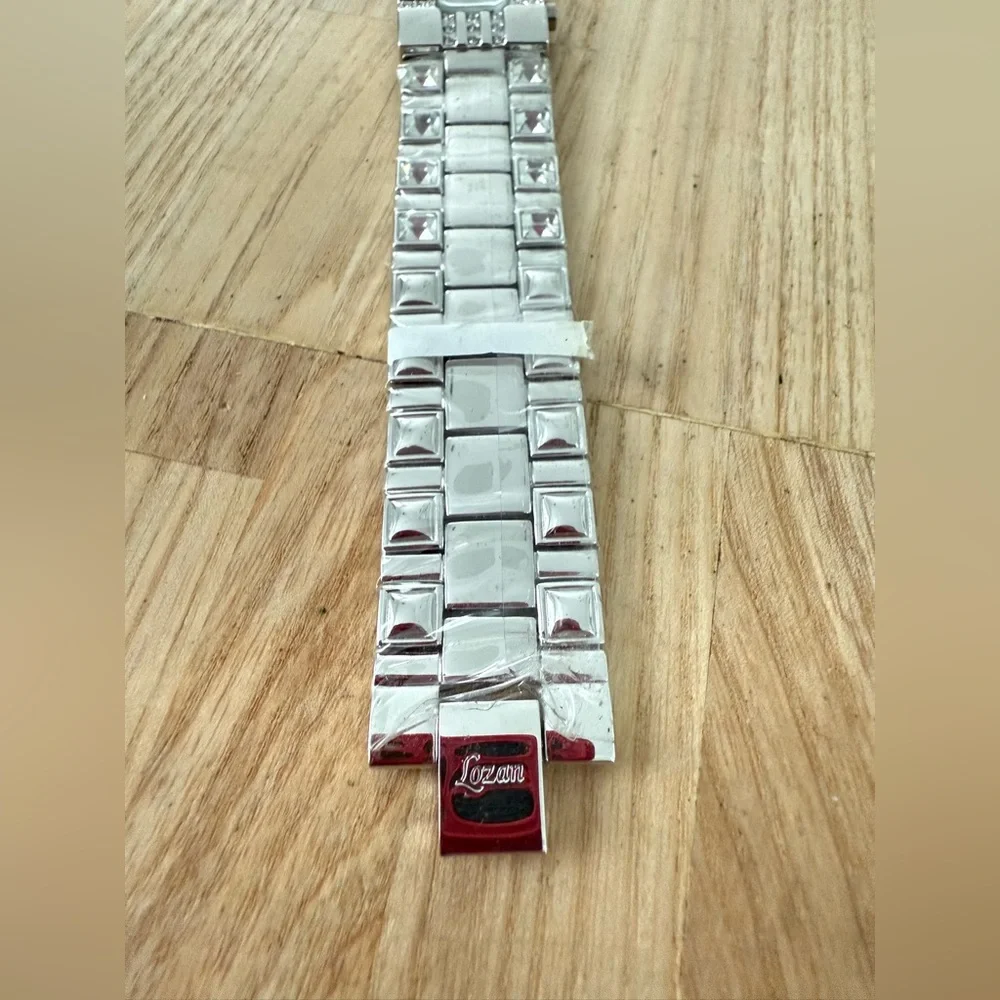 Lozan ladies silver tone square watch NEW BATTERY